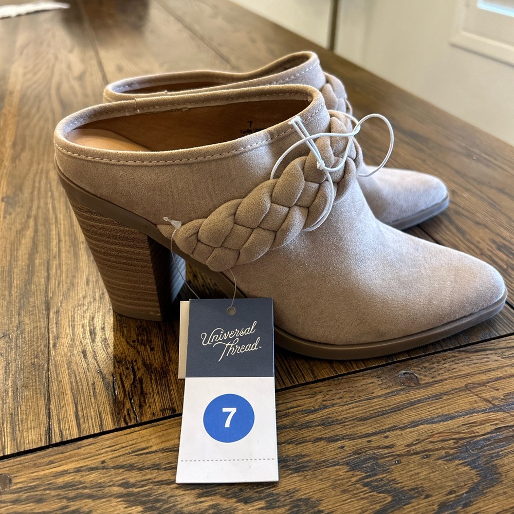 Universal Thread Taupe Suede Braided Mule Booties Size 7 NWT Block Heel